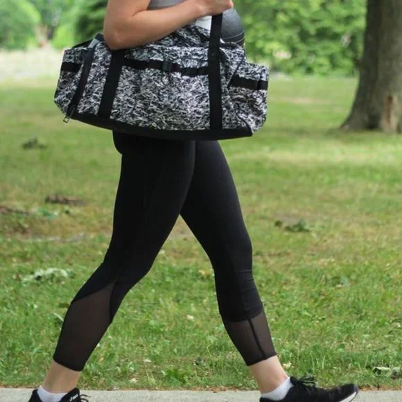 Lululemon Run Ways Duffel - Picture 2 of 8